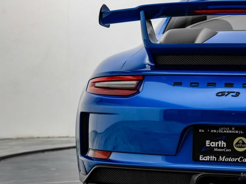 Used 2018 Porsche 911 GT3 RWD image 16