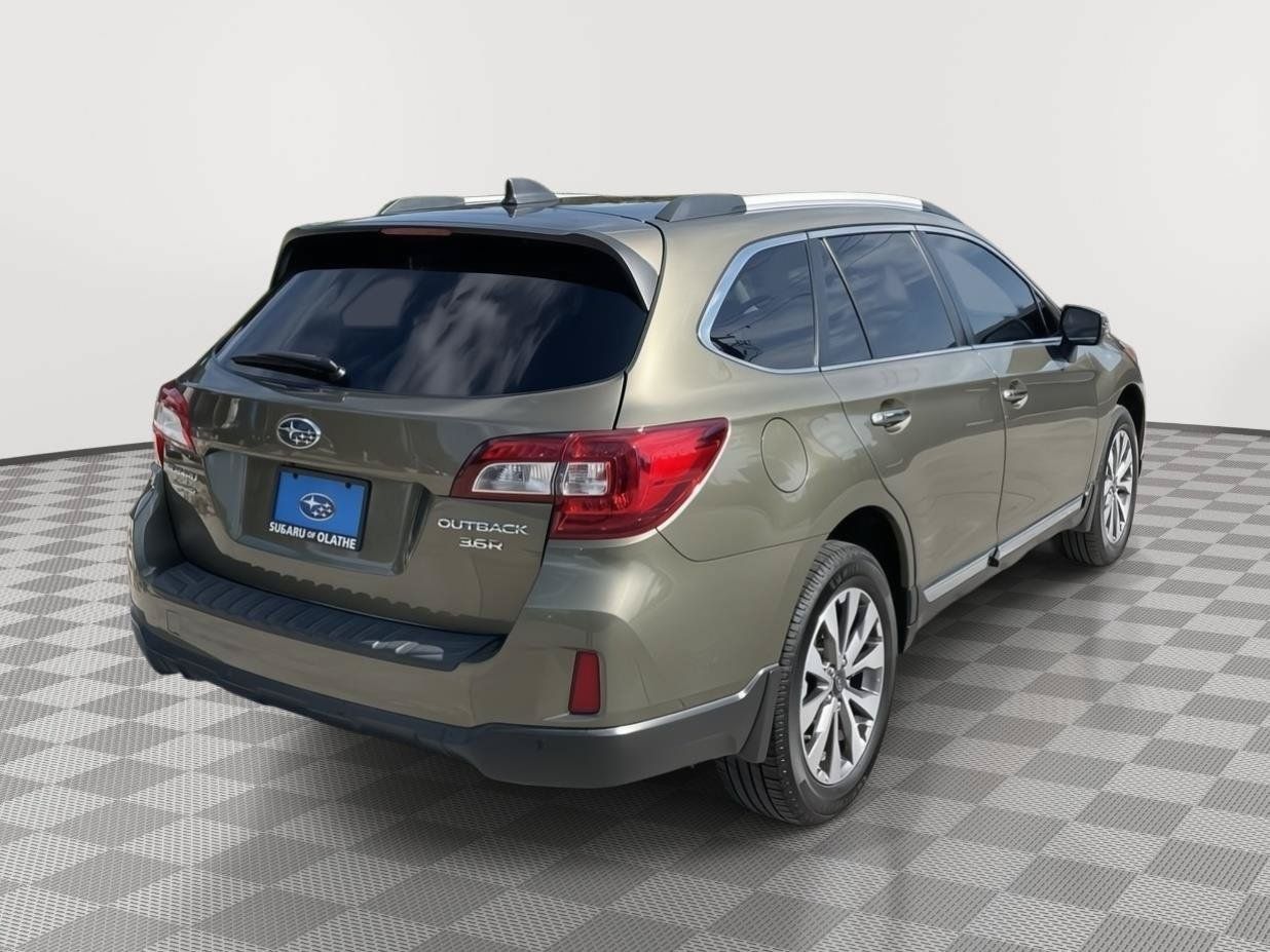 Used 2017 Subaru Outback 3.6R Touring AWD/4WD image 15