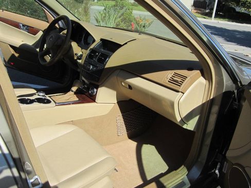 Used 2008 Mercedes-Benz C 300 Luxury image 19