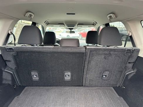 Used 2023 Nissan Rogue SV image 18