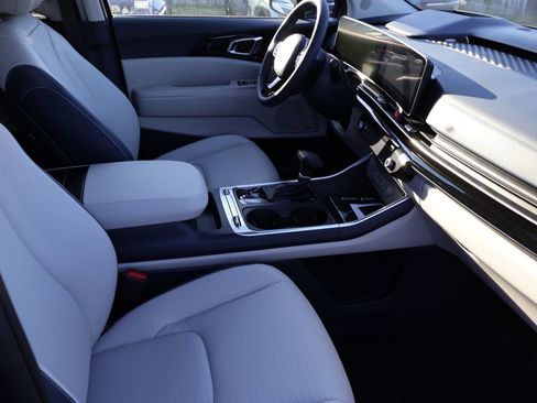 New 2026 Kia Carnival SX Prestige image 9