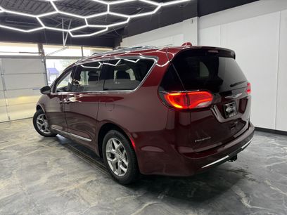 Used 2019 Chrysler Pacifica Limited w/ Advanced Safetytec Group