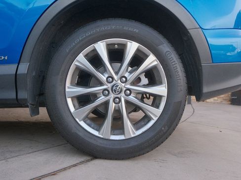 Used 2018 Toyota RAV4 Limited image 25