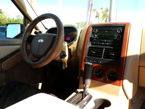 Used 2008 Ford Explorer Eddie Bauer image 22