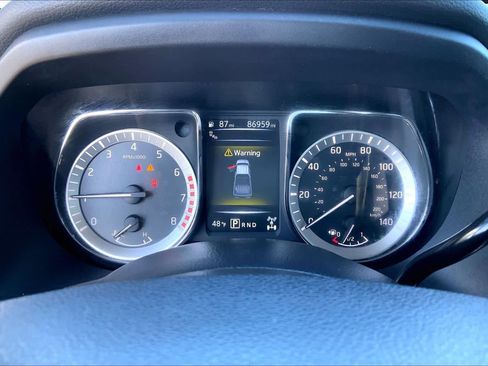 Used 2018 Nissan Titan PRO-4X image 22