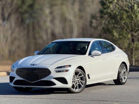 Used 2022 Genesis G70 2.0T image 7