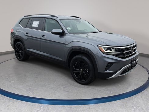 Used 2023 Volkswagen Atlas SE w/ Black Wheel Package AWD/4WD image 3