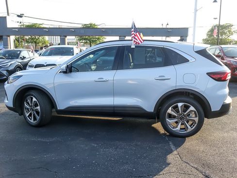 Certified 2025 Ford Escape Platinum AWD/4WD image 4