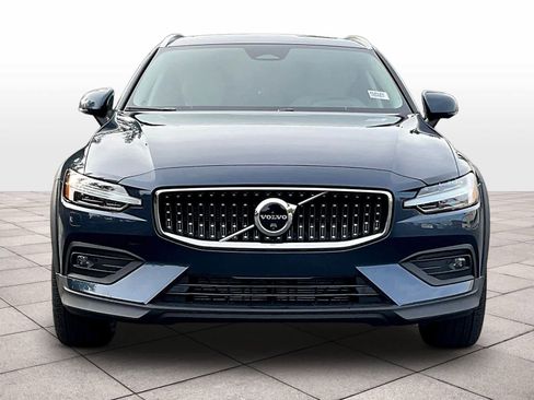 New 2026 Volvo V60 B5 Cross Country Plus w/ Climate Package image 5