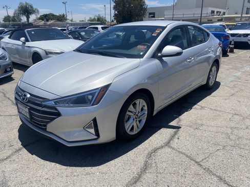 Used 2020 Hyundai Elantra SEL w/ Cargo Package (C1) FWD image 2