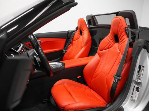Used 2022 BMW Z4 M40i w/ Premium Package image 53