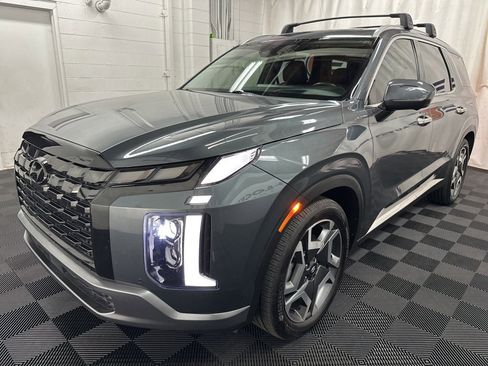 Used 2023 Hyundai Palisade Limited image 4