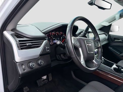 Used 2016 GMC Yukon XL SLE w/ Convenience Package image 9