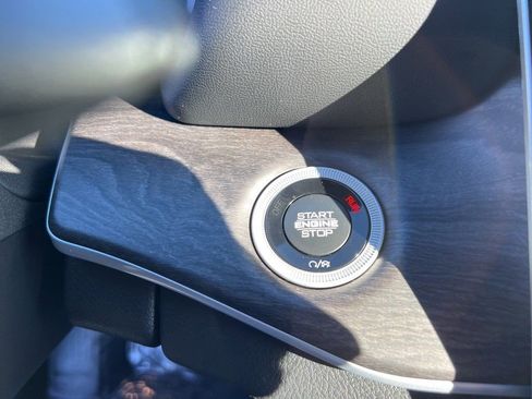 New 2025 Jeep Grand Cherokee Limited w/ Black Appearance Package image 31