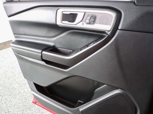 Used 2020 Ford Explorer Limited w/ Class III Trailer Tow Package image 21