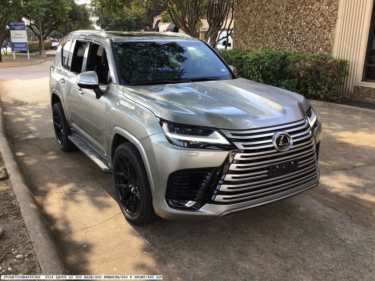 Used 2024 Lexus LX 600 4WD w/ Interior Upgrade Package image 3