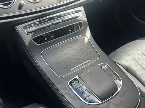 Used 2023 Mercedes-Benz E 450 4MATIC Sedan image 5
