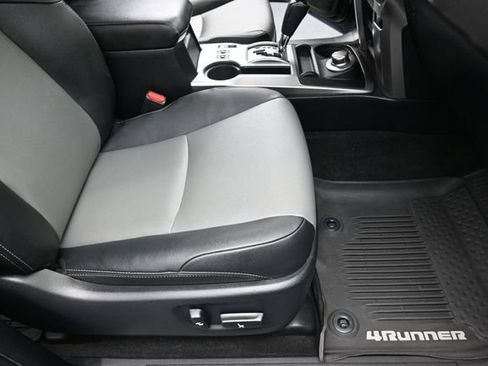 Used 2019 Toyota 4Runner SR5 Premium AWD/4WD image 31