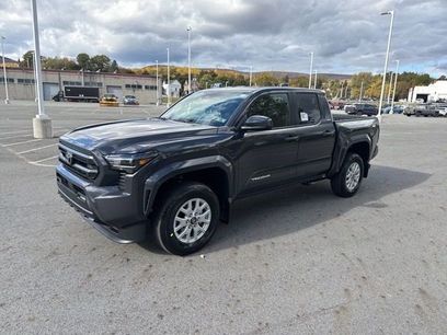 New 2025 Toyota Tacoma SR5