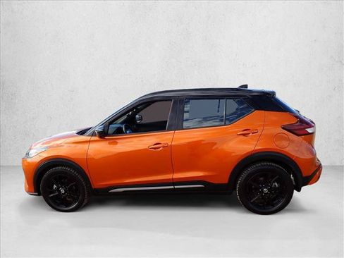 Used 2021 Nissan Kicks SR FWD image 2