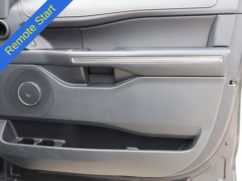 Used 2022 Ford Expedition XLT AWD/4WD image 9