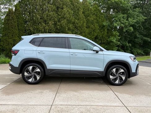 New 2026 Volkswagen Taos SE AWD/4WD image 7