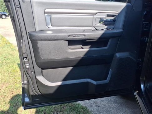 Used 2024 RAM 1500 Classic SLT image 18