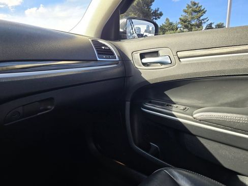 Used 2022 Chrysler 300 Touring L RWD image 28