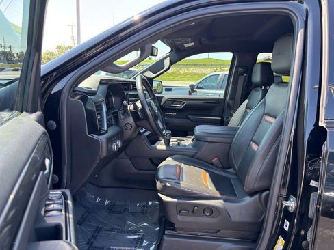 Used 2023 GMC Sierra 1500 AT4 w/ AT4 Preferred Package AWD/4WD image 9