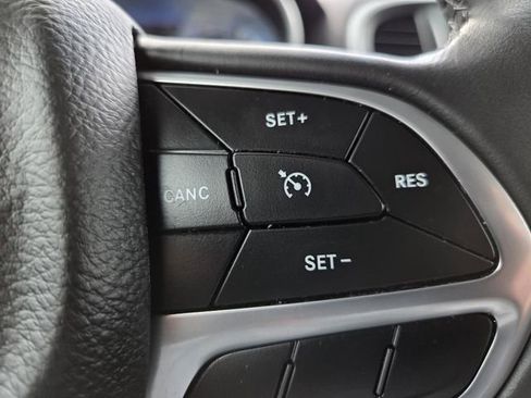 Used 2022 Chrysler 300 Touring w/ Sport Appearance Package RWD image 19