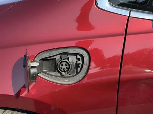 Used 2018 Chrysler Pacifica Limited w/ Advanced Safetytec Group FWD image 8