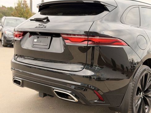 Used 2024 Jaguar F-PACE R-Dynamic S image 34