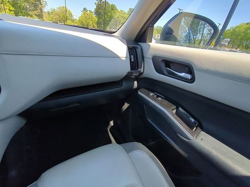 Used 2022 Nissan Pathfinder SL w/ Cargo Package FWD image 17