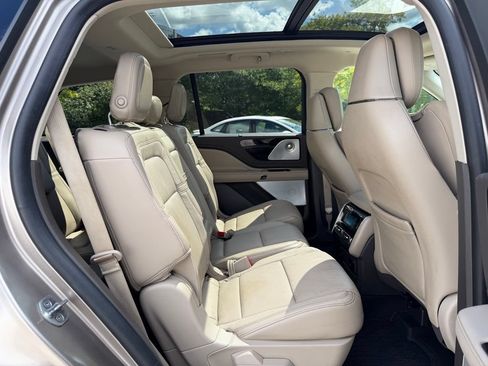 Used 2020 Lincoln Aviator Reserve w/ Equipment Group 201A AWD/4WD image 11