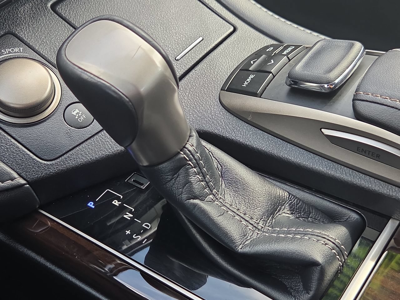 Used 2018 Lexus ES 350 w/ Luxury Package w/Wood Trim FWD image 37