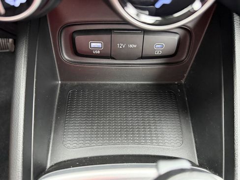 Used 2024 Hyundai Venue SEL FWD image 26