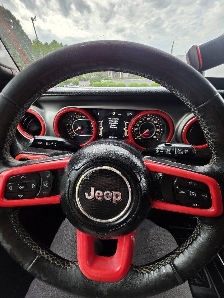 Used 2018 Jeep Wrangler Unlimited Sahara AWD/4WD image 13