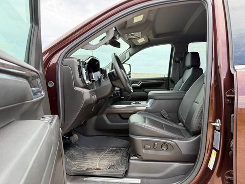 Used 2024 Chevrolet Silverado 3500 LTZ w/ LTZ Convenience Package AWD/4WD image 8
