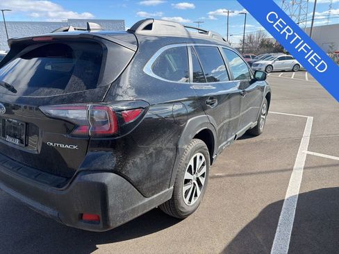 Used 2025 Subaru Outback Premium image 3