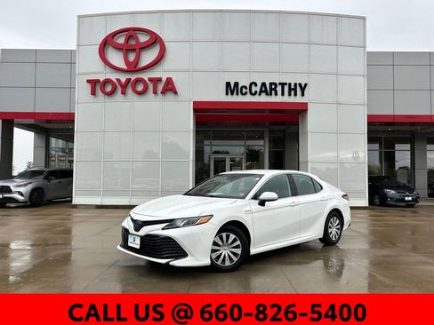 Used 2020 Toyota Camry LE FWD image 1
