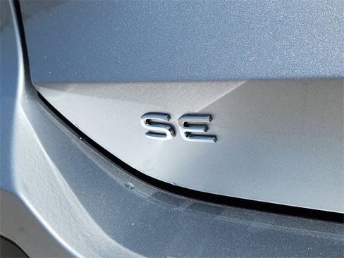 New 2025 Volkswagen Tiguan SE image 5