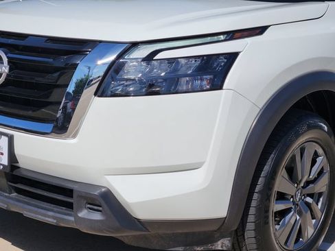 Used 2024 Nissan Pathfinder S FWD image 7