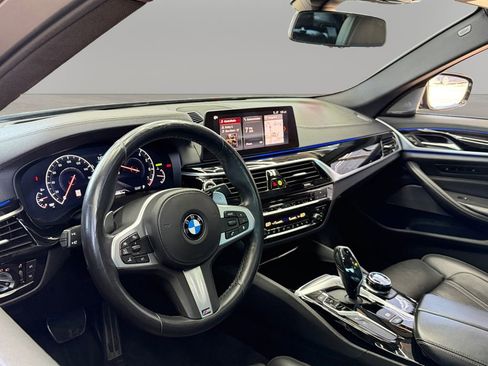 Used 2019 BMW M550i xDrive w/ Dynamic Handling Package AWD/4WD image 16