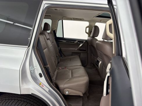 Used 2015 Lexus GX 460 w/ Premium Package AWD/4WD image 36