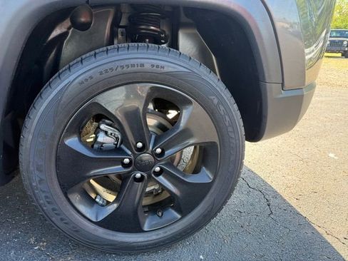 Used 2019 Jeep Compass Latitude AWD/4WD image 19
