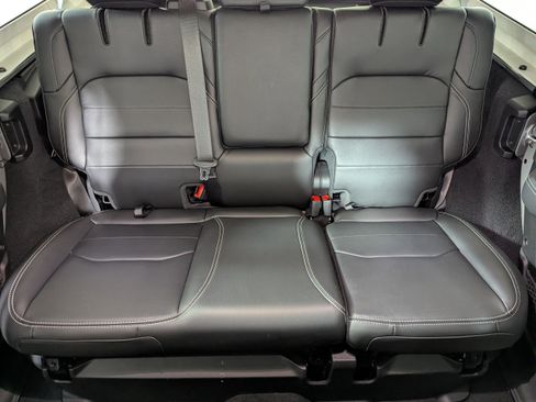 Used 2023 Jeep Wrangler Unlimited Sahara image 13