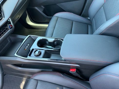 Used 2025 Chevrolet Equinox RS w/ Safety and Technology Package AWD/4WD image 18