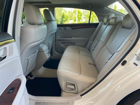 Used 2011 Toyota Avalon FWD image 20