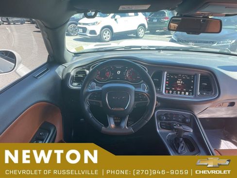 Used 2016 Dodge Challenger SRT Hellcat RWD image 18