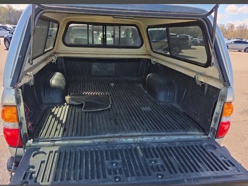 Used 2002 Toyota Tacoma 4x4 Xtracab image 7